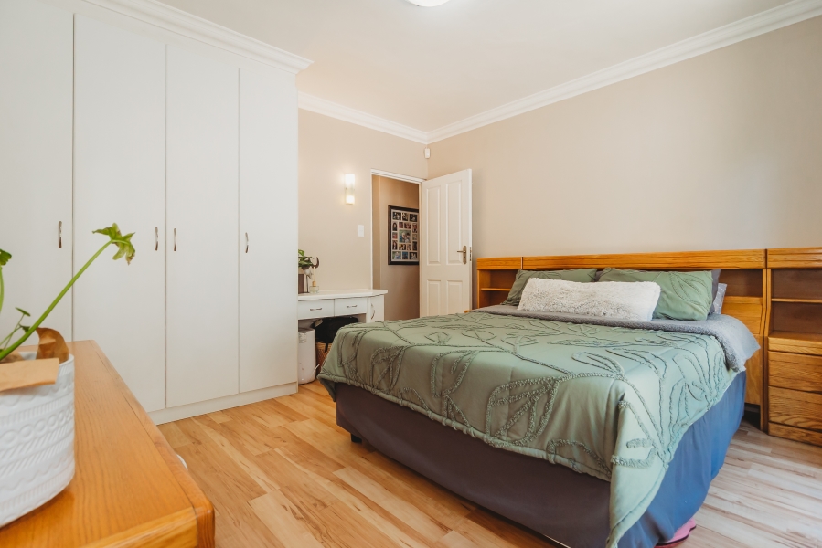 5 Bedroom Property for Sale in Panorama Western Cape